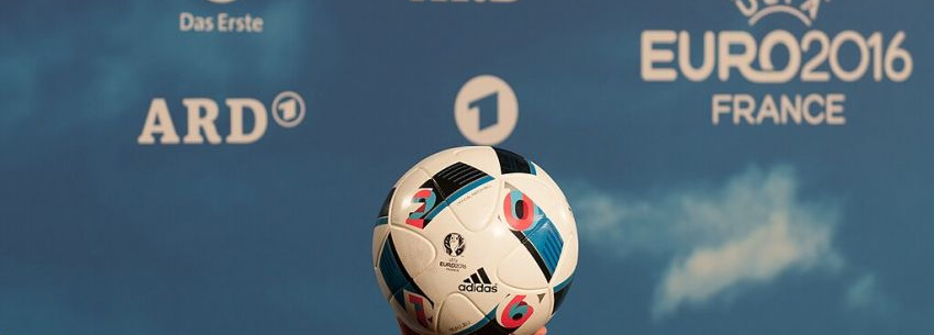 Fußball- und Sportkommentator Florian Naß im Porträt Florian Naß im Porträt